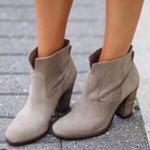 Vince Camuto Beige tan Suede‎ Ankle heels Booties heeled boots Western